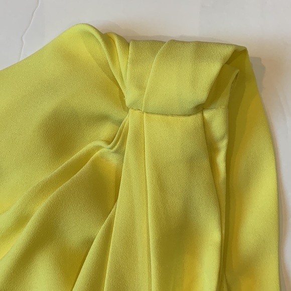 BCBG MAXAZRIA One Shoulder Peplum draped Top Lime Yellow XSmall - Picture 13 of 16